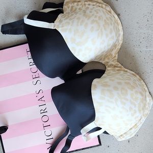 2 VS Demi The Nakeds Bras